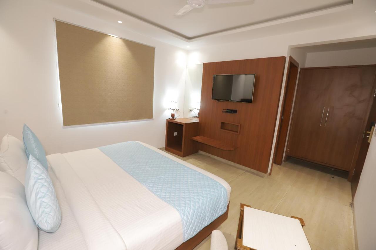 Hotel Nh Skye Suites 3*