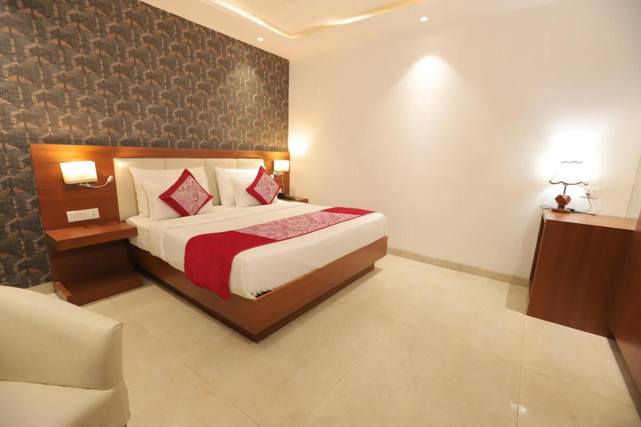 Nh Skye Suites Hotel 3*