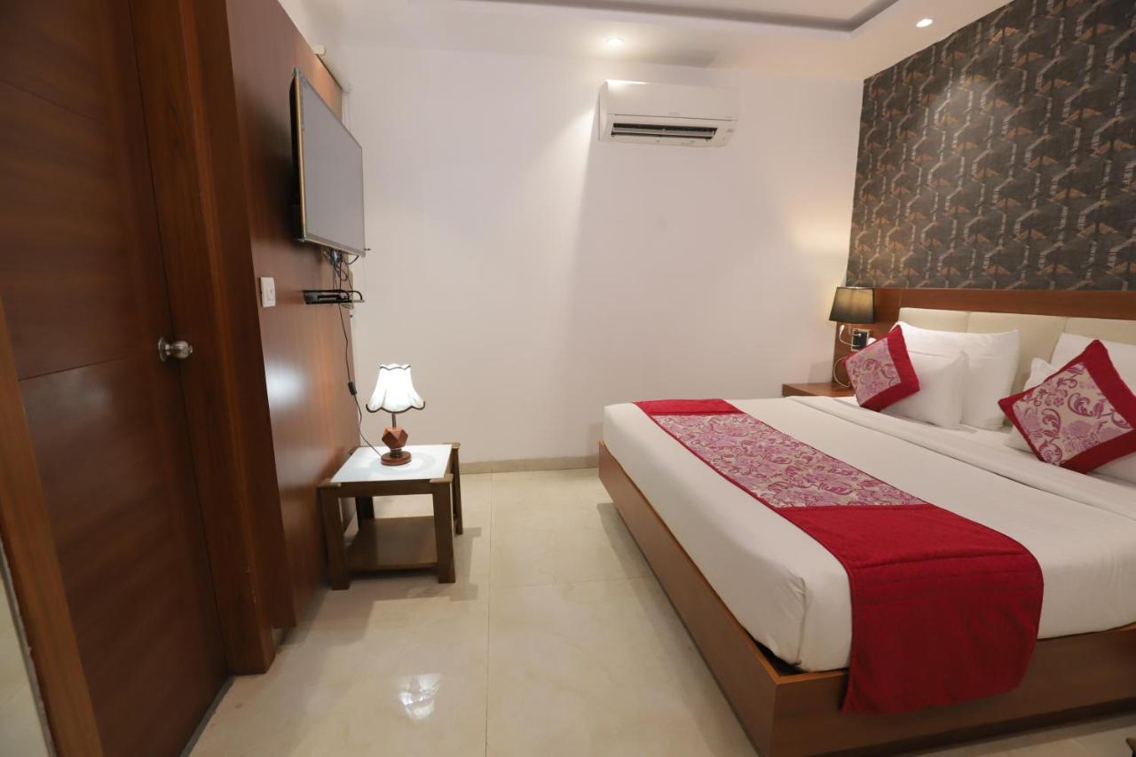 Hotel Nh Skye Suites 3*