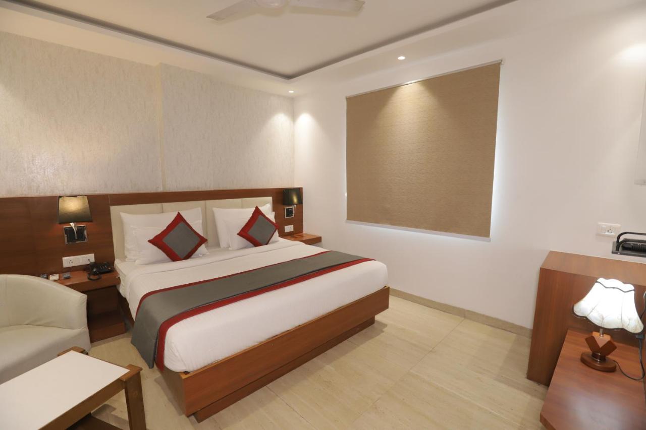 Hotel Nh Skye Suites